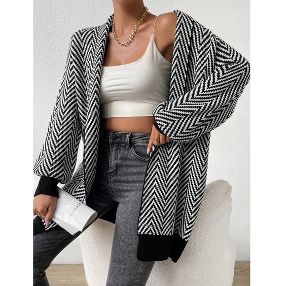 Knit Chevron Open Cardigan Bishop Sleeves Hip Length Black & White - Picture 3 of 7